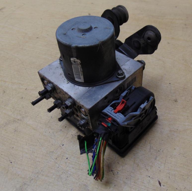 VW PASSAT B7 Variant (365) 2010 - 2015  2.0 TDI 103 kW [140 KM] Pumpa ABS 3AA614109AP (Pumpy ABS)