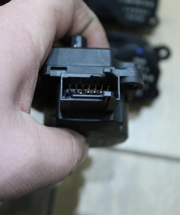 Mercedes W203,motorcek ohrievania A2038201642