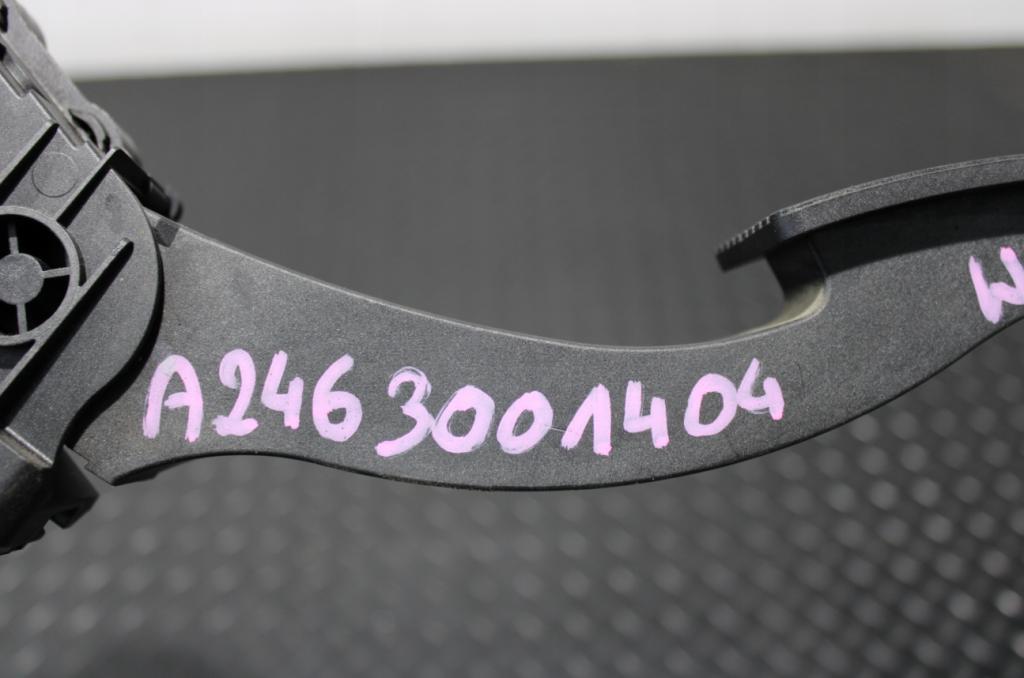 MERCEDES B-CLASS W246 LIFT PLYNOVÝ PEDÁL A2463001404