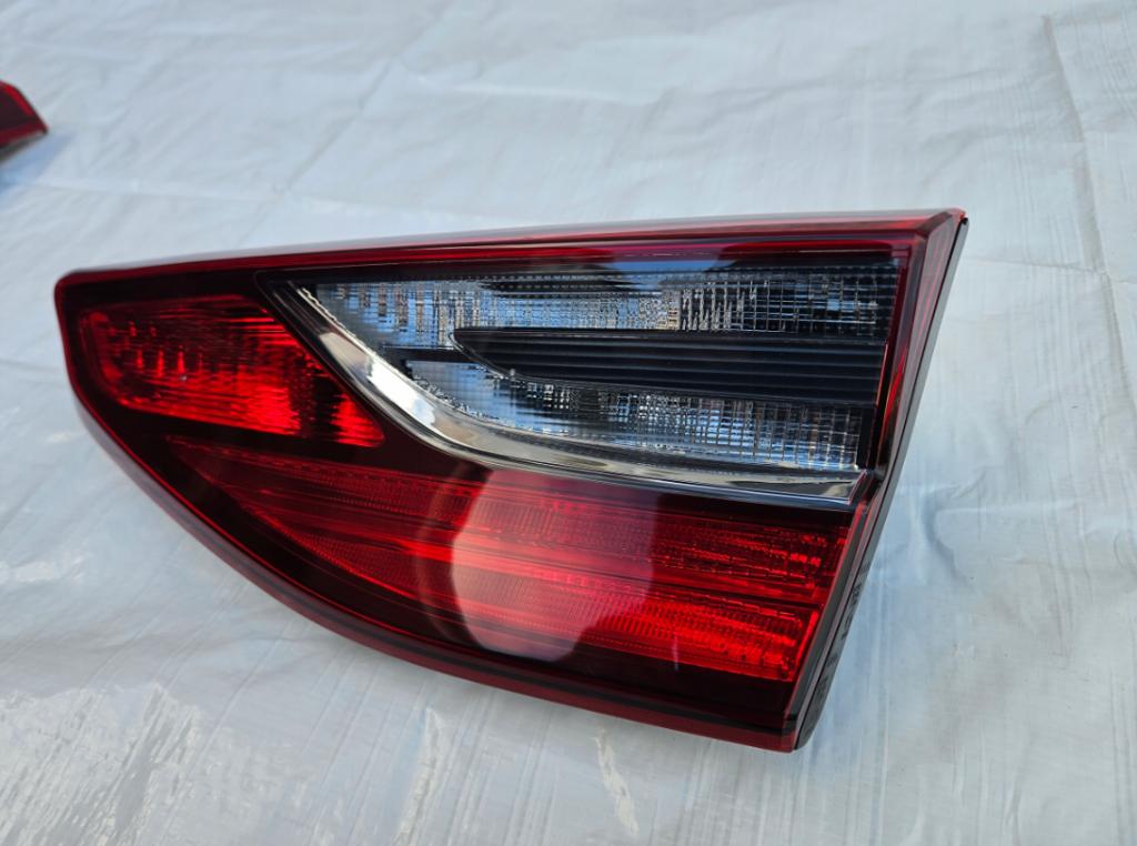 KIA CEED III 18- 24 HB PRAVÉ ZADNÉ SVETLO LED 92404-J7000