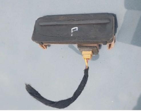 Audi A4 B5.snimac zadnej kapoty kufra 8D0827566A