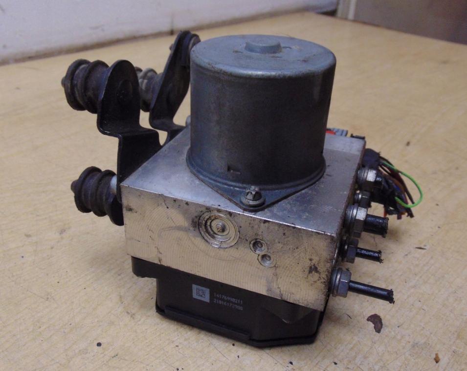 VW PASSAT B7 Variant (365) 2010 - 2015  2.0 TDI 103 kW [140 KM] Pumpa ABS 3AA614109AP (Pumpy ABS)