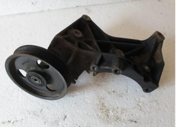 RENAULT CLIO II 1.5 DCI uchytenie drziak  alternátora 8200185605