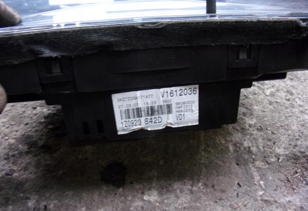 Skoda Octavia II 2004-2013 1.9 TDI 105 HP manual 77 kW 1896 cm3 Prístrojovka 1Z0920842D