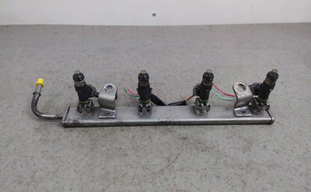 MITSUBISHI LANCER VIII 1.6 VSTREKOVACIA LIŠTA