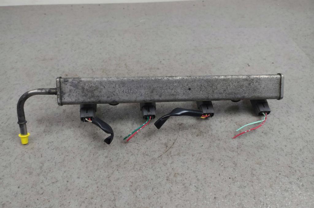 MITSUBISHI LANCER VIII 1.6 VSTREKOVACIA LIŠTA