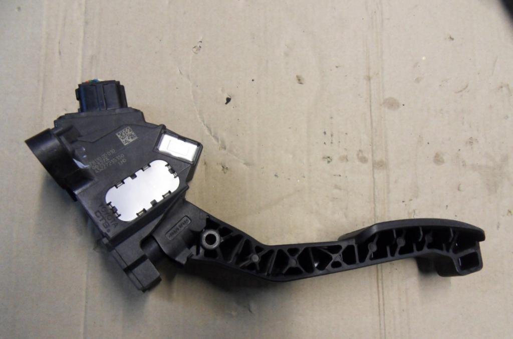 Toyota Yaris 2007 pedal Plyn: 78110-0D010