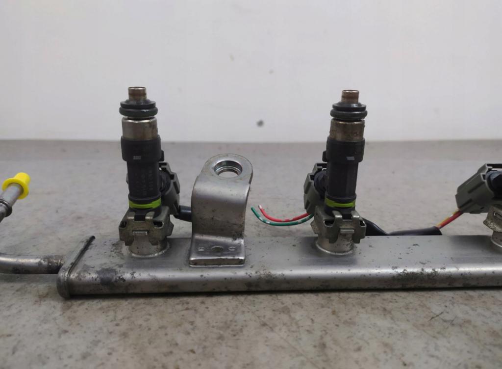 MITSUBISHI LANCER VIII 1.6 VSTREKOVACIA LIŠTA