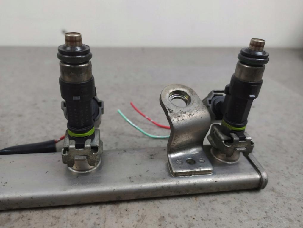 MITSUBISHI LANCER VIII 1.6 VSTREKOVACIA LIŠTA