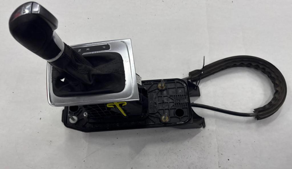 VW PASSAT CC B6 (357) 2008 - 2012    2.0 TFSI 147 kW [200 KM] benzyna 2008 - 2012  Kulisa 3C1713025S (Rýchlostné páky / kulisy)