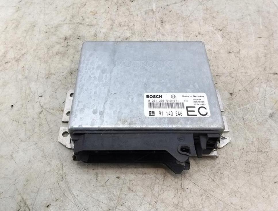 OPEL FRONTERA A 2.0B 1992-1998 Riadiaca jednotka motora 91140246 