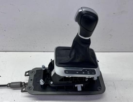 Volkswagen TOUAREG 7P II  rychlostna/radiaca paka 7P1713025D