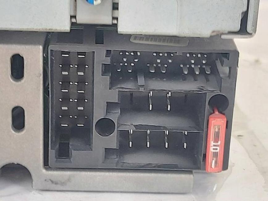 AUDI A4 B6 Avant (8E5) 2000 - 2005    2.5 TDI 120 kW [163 KM] olej napędowy 2002 - 2004  RADIO 8E0035195M kod nemáme