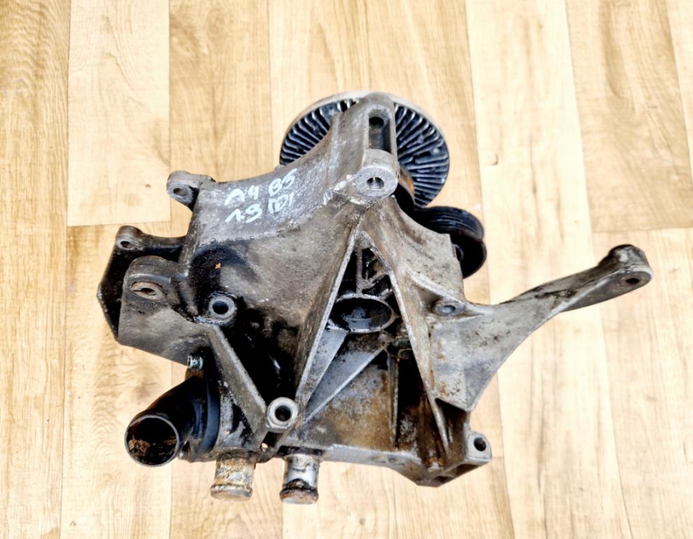 AUDI A4 (8D2, B5) SEDAN 1996 66,00 1.9 TDI - 1Z 1896,00 Uchytenie alternátora 028903143AF
