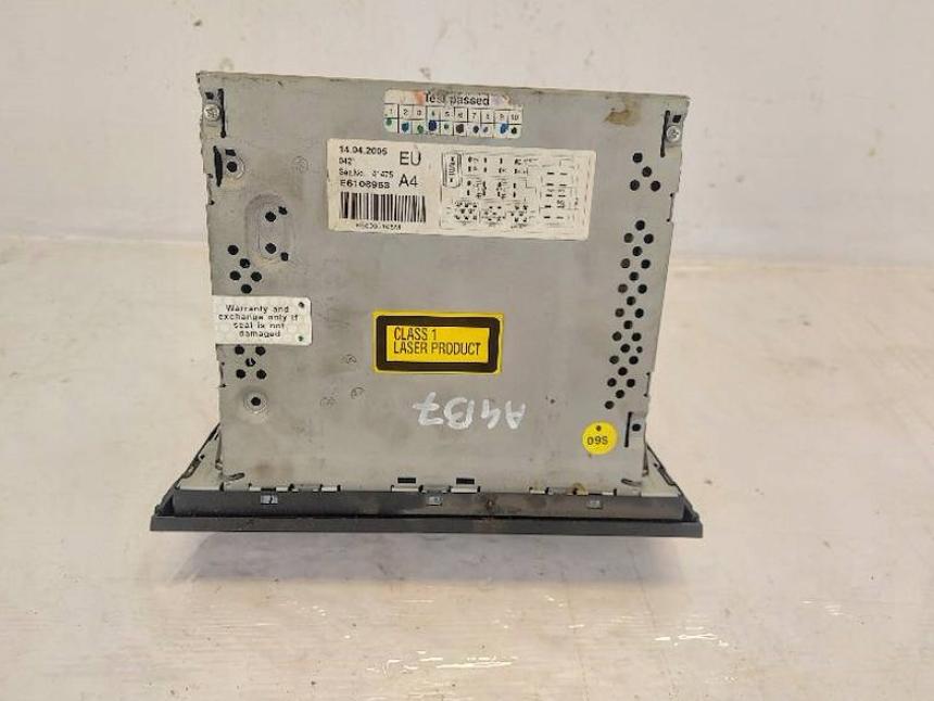 AUDI A4 B6 Avant (8E5) 2000 - 2005    2.5 TDI 120 kW [163 KM] olej napędowy 2002 - 2004  RADIO 8E0035195M kod nemáme