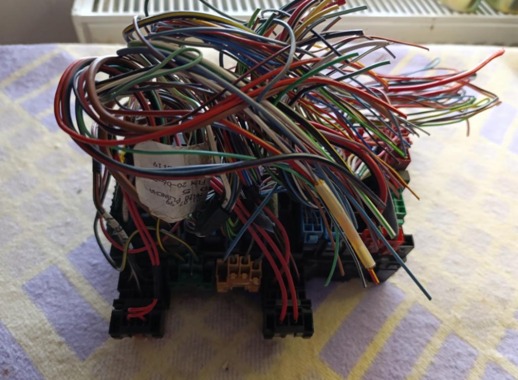 VW Skrinka poistková 357937039