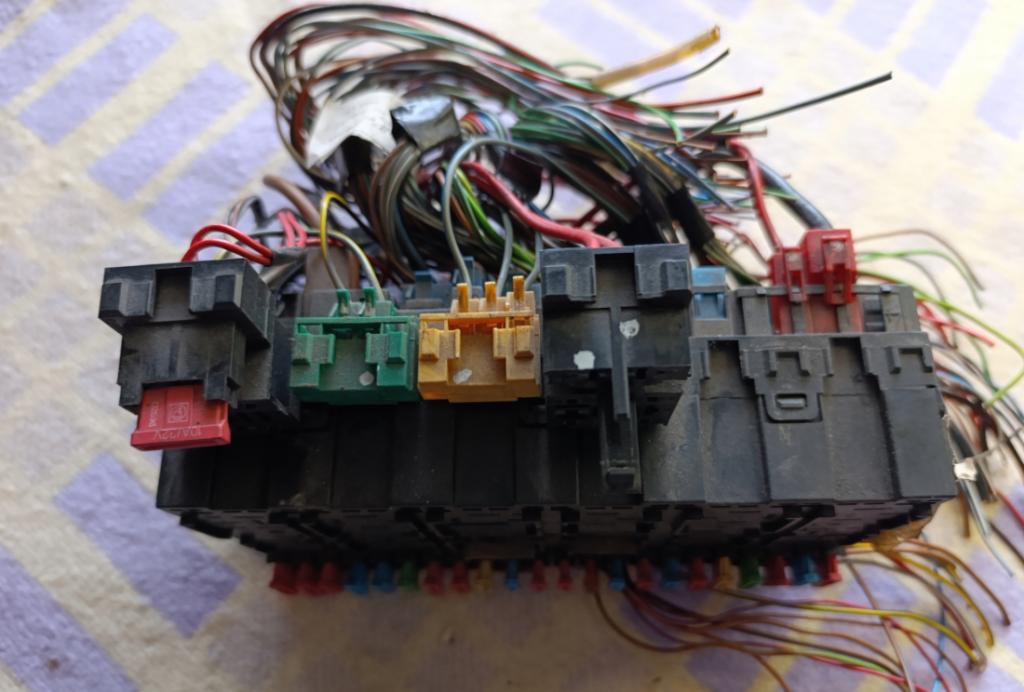 VW Skrinka poistková 357937039