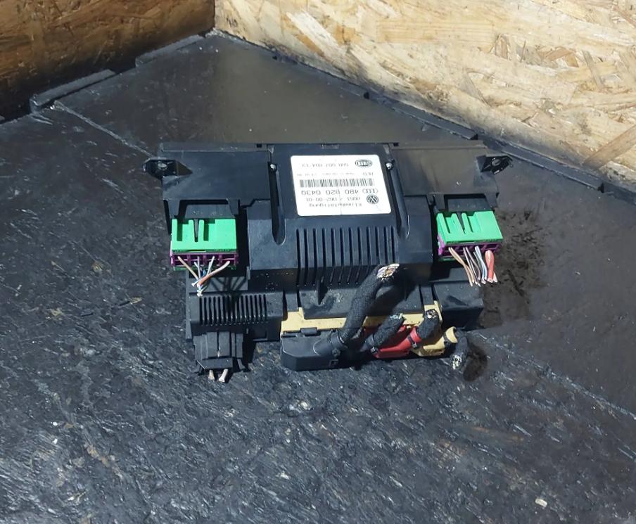 Audi A6 C5 1997-2004 2.5 tdi 179KM manual 132 kW 2496 cm3 5- panel kúrenia 4B0820043Q