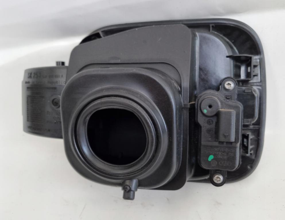SKODA RAPID (NH3, NK3, NK6) 2012 - 2022    1.6 TDI 66 kW [90 KM] olej napędowy 2013 - 2015  Dvierka nádrže paliva 5JA809999A (Ostatné)