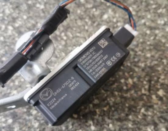 Mazda 2 riadiaca jednotka  modul centalneho zamka DH55-675DZ-B