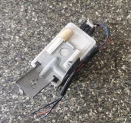 Mazda 2 riadiaca jednotka  modul centalneho zamka DH55-675DZ-B