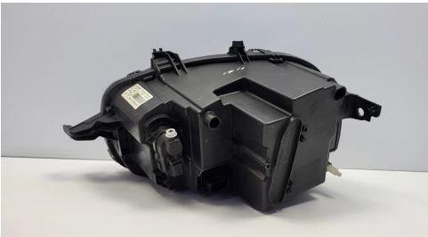 Citroen C3 0 Reflektor: v pravo: 9836161580