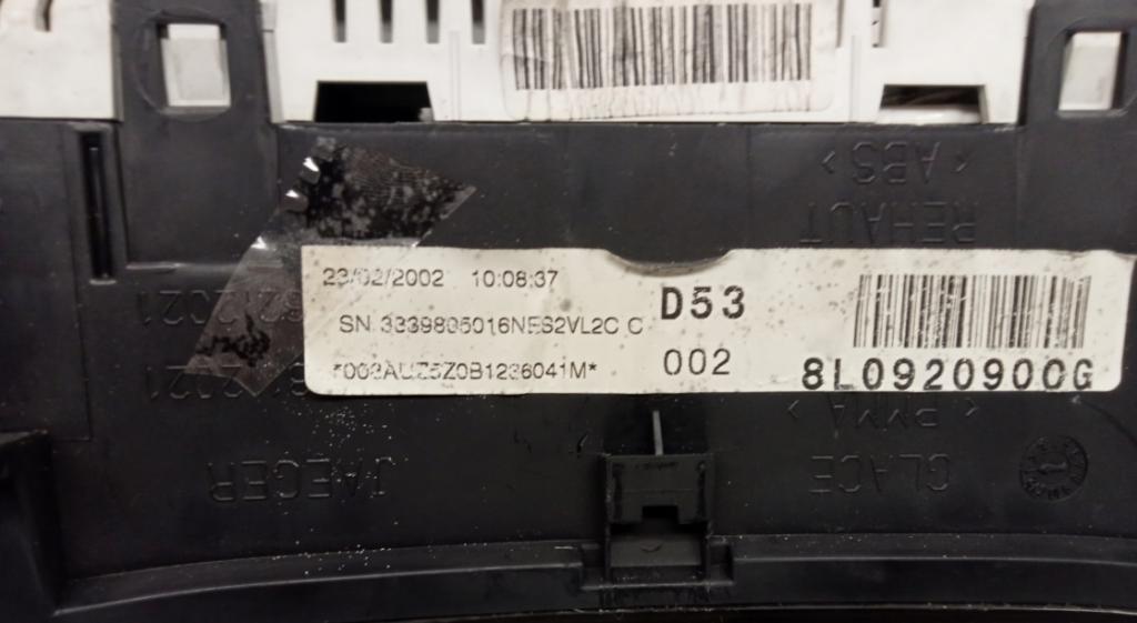 Prístrojová doska AUDI A3 (8L1) 1,6 1996 - 2006 8L0920900G