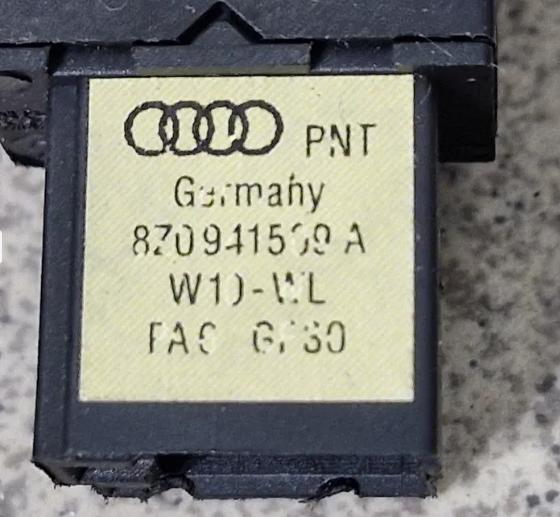 AUDI A2 (8Z0) HB 2002 prepínač výstražných (núdzových) 8Z0941509A