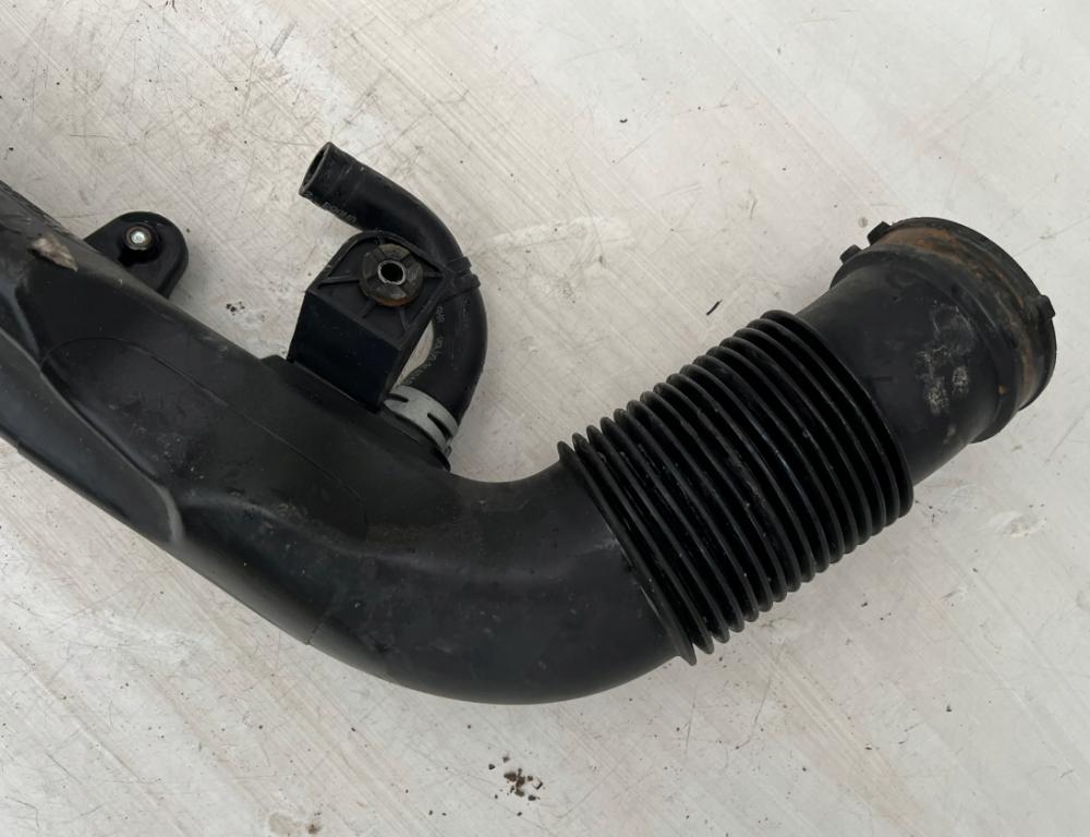 Volvo V40 II 2012-2019 2.0 D2 120 HP manual 88 kW 1969 cm3 5- Trubka: 31338661