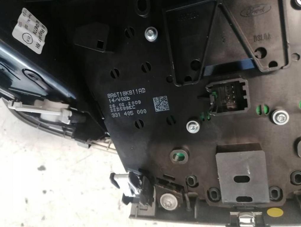 FORD FIESTA MK7 Panel rádia 8A6T-18K811-AD