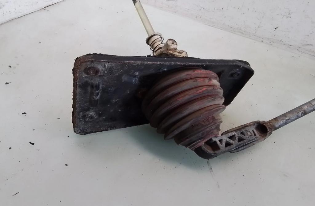 Audi A4 S4 B5 8D Radiaca páka