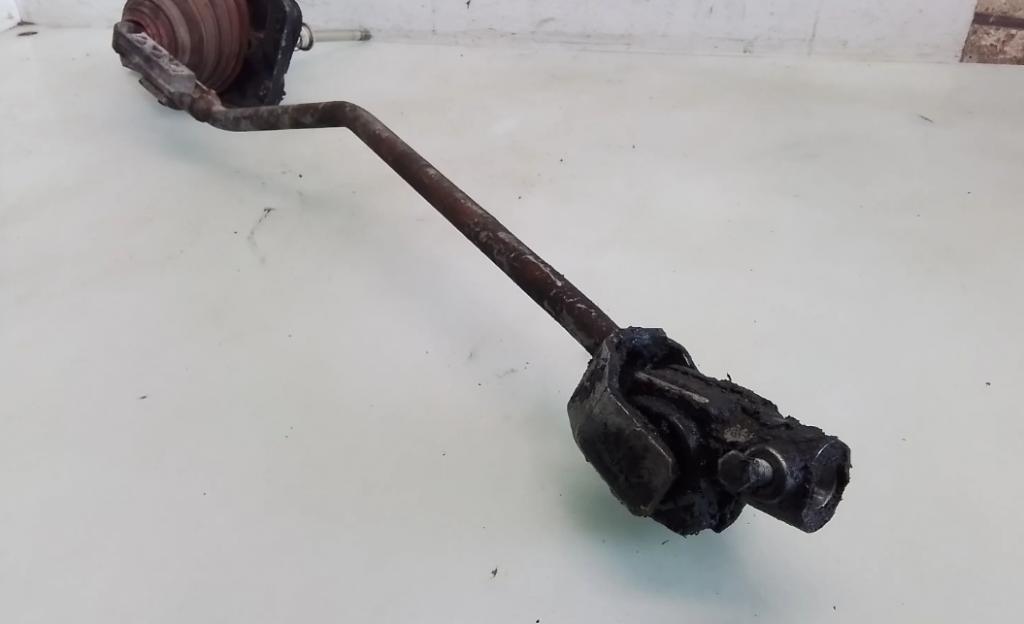 Audi A4 S4 B5 8D Radiaca páka