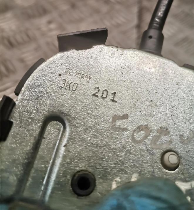 Ford Focus Mk1 1998-2004 zámok kufrové dvere zadné 1S4AN43102AB