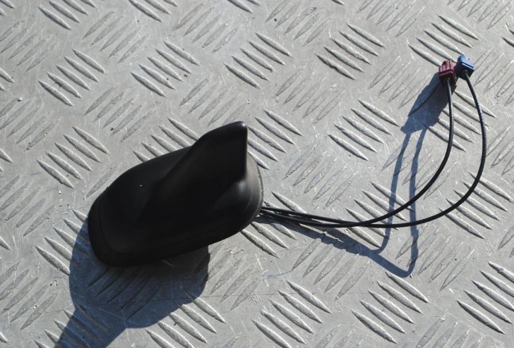 VOLKSWAGEN PASSAT B6  2006 103kW    1968 ANTENA 3C0035507A