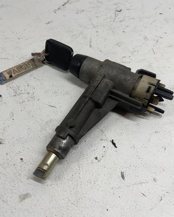 Audi 100 C4 1991-1994 2.3 injekcia: mechanický 133 HP manual 98 kW 2309 cm3 4- Spínačka 4A1905851 (Spínacie skrinky a kľúče)