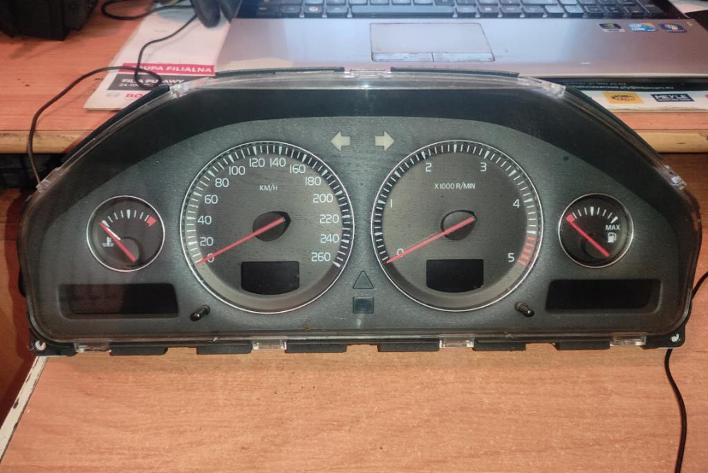 Volvo S60 2004 prístrojovka/ budíky 8673262