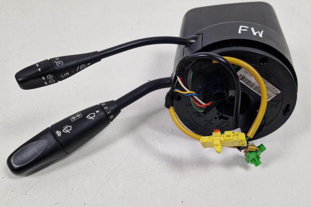 MERCEDES W203 prepinac slimák 281.822 A2035401945