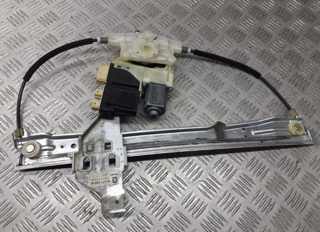 Citroen C4 2004-2011 1.4 16V 88 HP manual 65 kW 1360 cm3 5- mechanizmus okná predné ľavý 9681576080