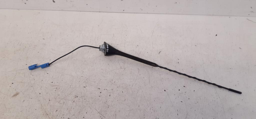 OPEL CORSA E (X15) 2014 - 2022    1.4 Turbo (08, 68) 74 kW [101 KM] benzyna 2014 - 2  ANTENA 55702113