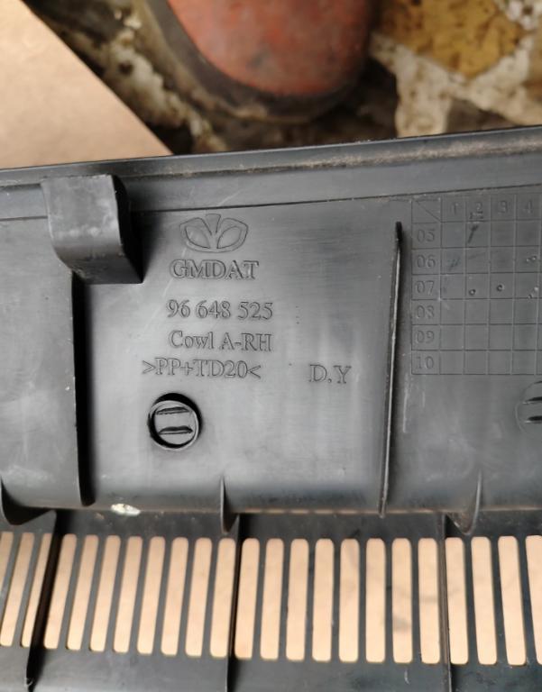 Chevrolet Aveo LIFT  2011 Torpédo, plast pod čelné okno 96648525