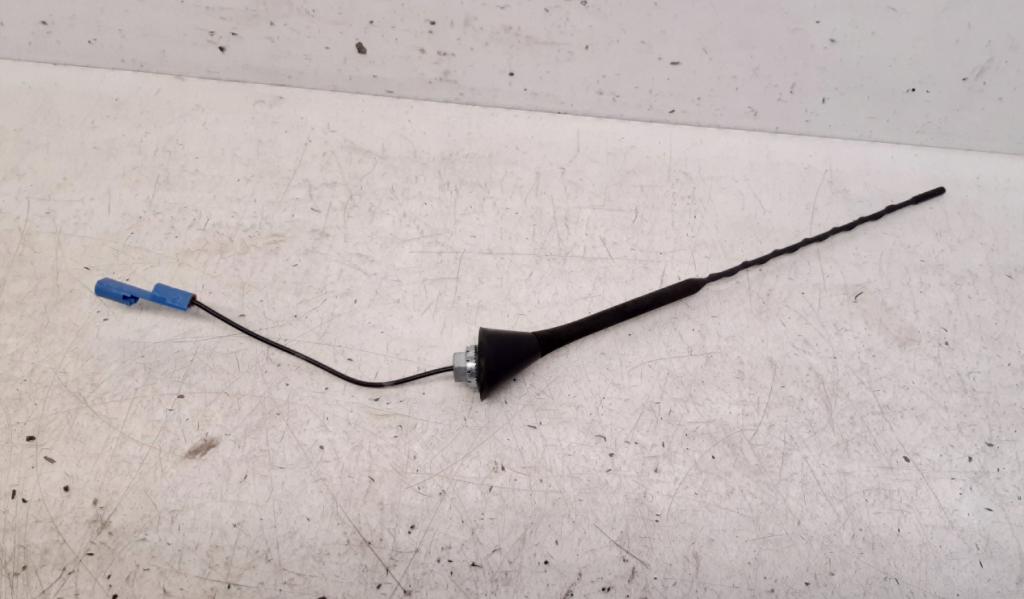 OPEL CORSA E (X15) 2014 - 2022    1.4 Turbo (08, 68) 74 kW [101 KM] benzyna 2014 - 2  ANTENA 55702113