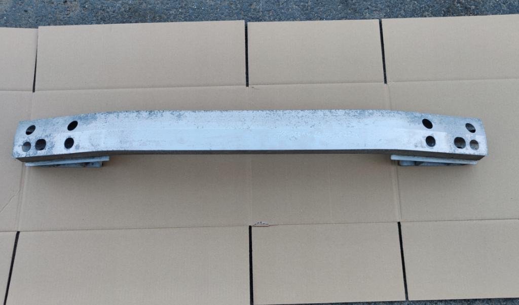 LEXUS IS IS220 IS250 II výstuha nárazníka zad 