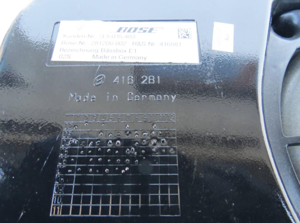 PORSCHE CAYENNE 4.8 V8 SUBWOOFER REPRODUKTOR 7L0035403