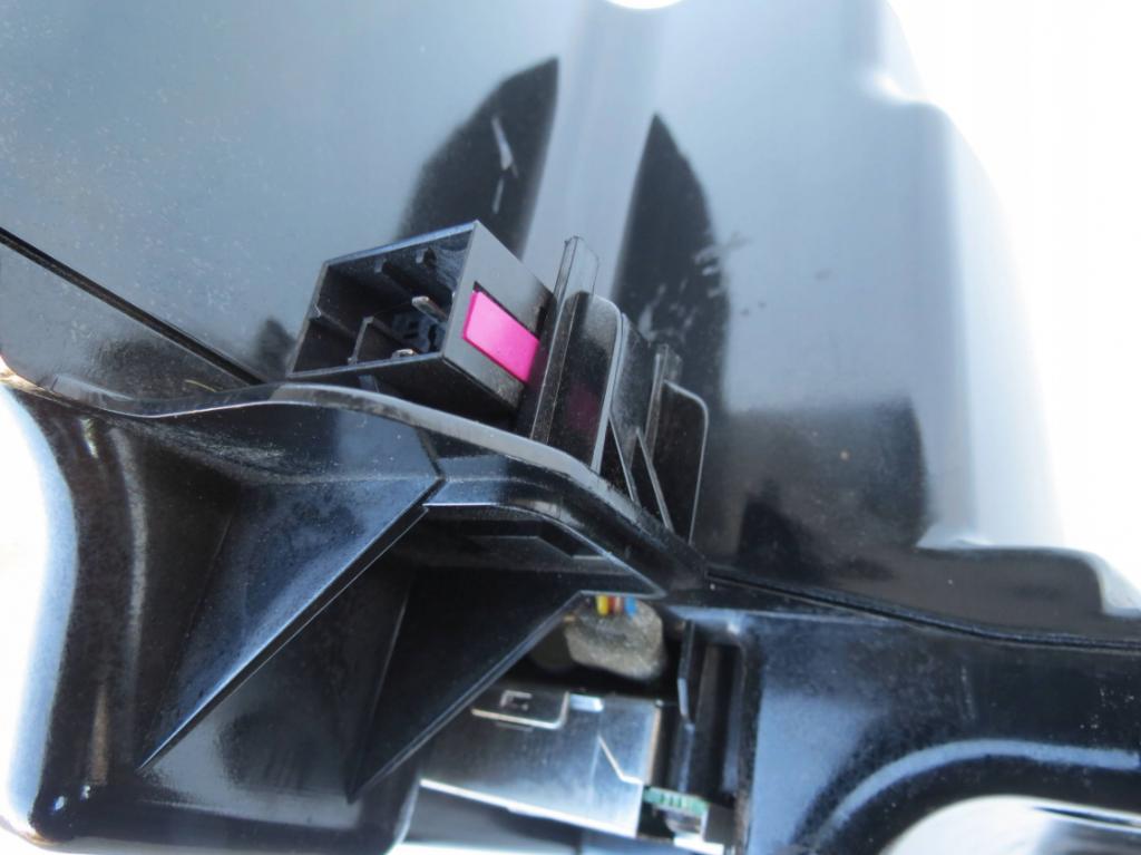 PORSCHE CAYENNE 4.8 V8 SUBWOOFER REPRODUKTOR 7L0035403