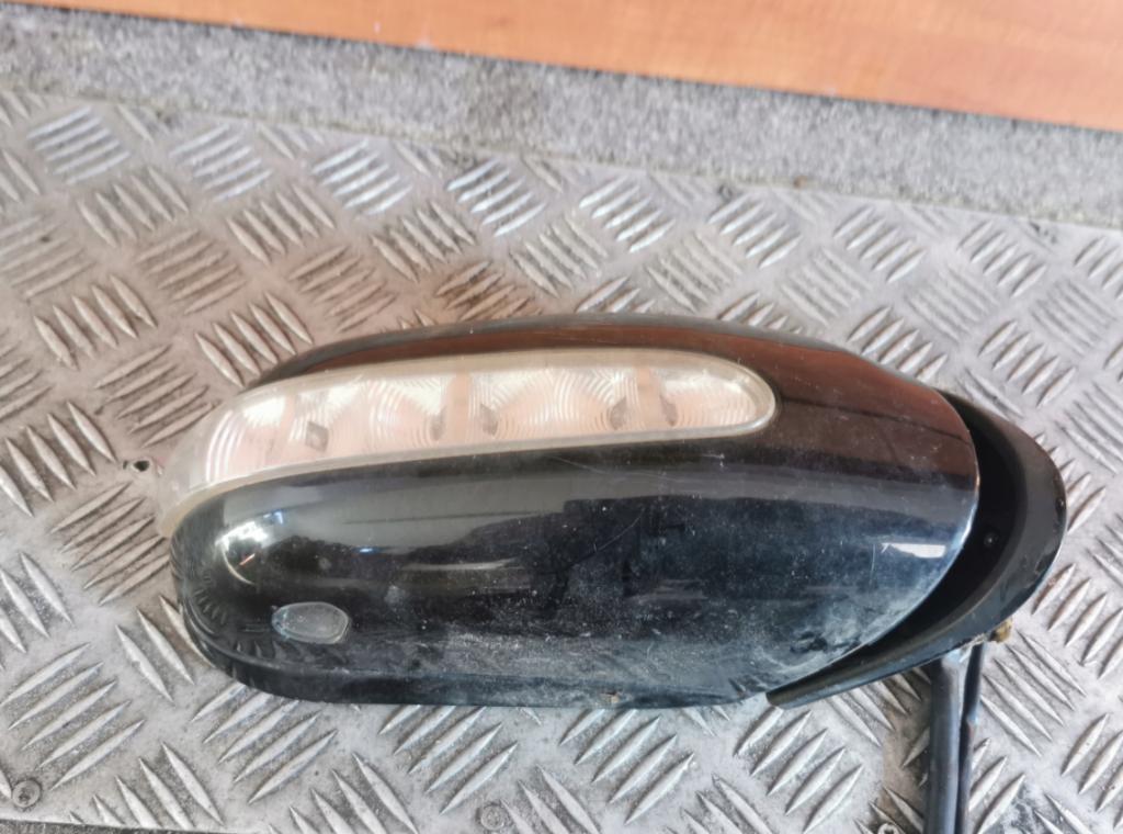 Mercedes ZRKADLO PRAVÉ PREDNÉ 17 PIN A2208101416