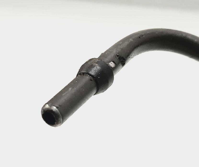 VW PASSAT B5 (3B2) SEDAN 1999 rurka spojky 8E1721465