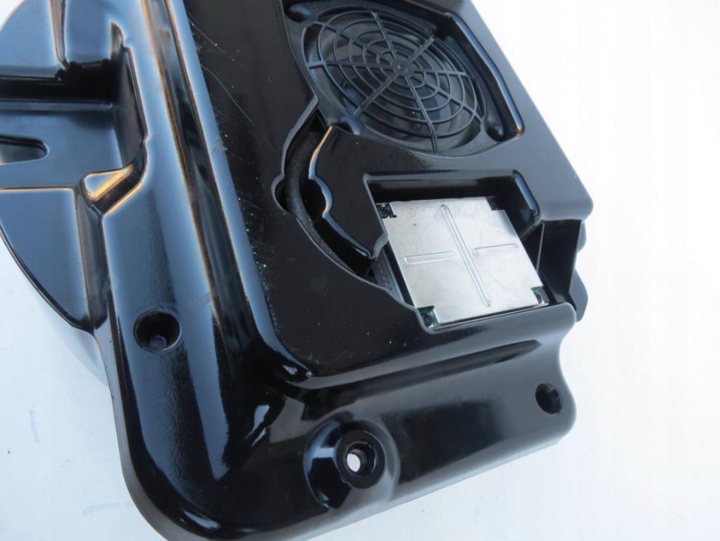 PORSCHE CAYENNE 4.8 V8 SUBWOOFER REPRODUKTOR 7L0035403