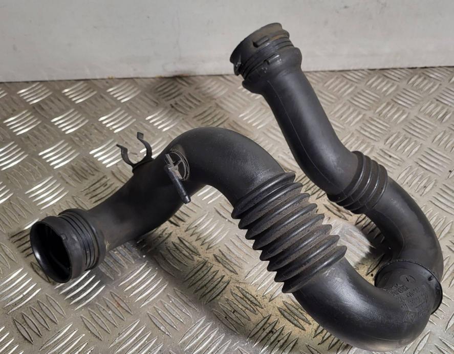 TRAFIC VIVARO II 2.0   RURA INTERCOOLERA 8200470985