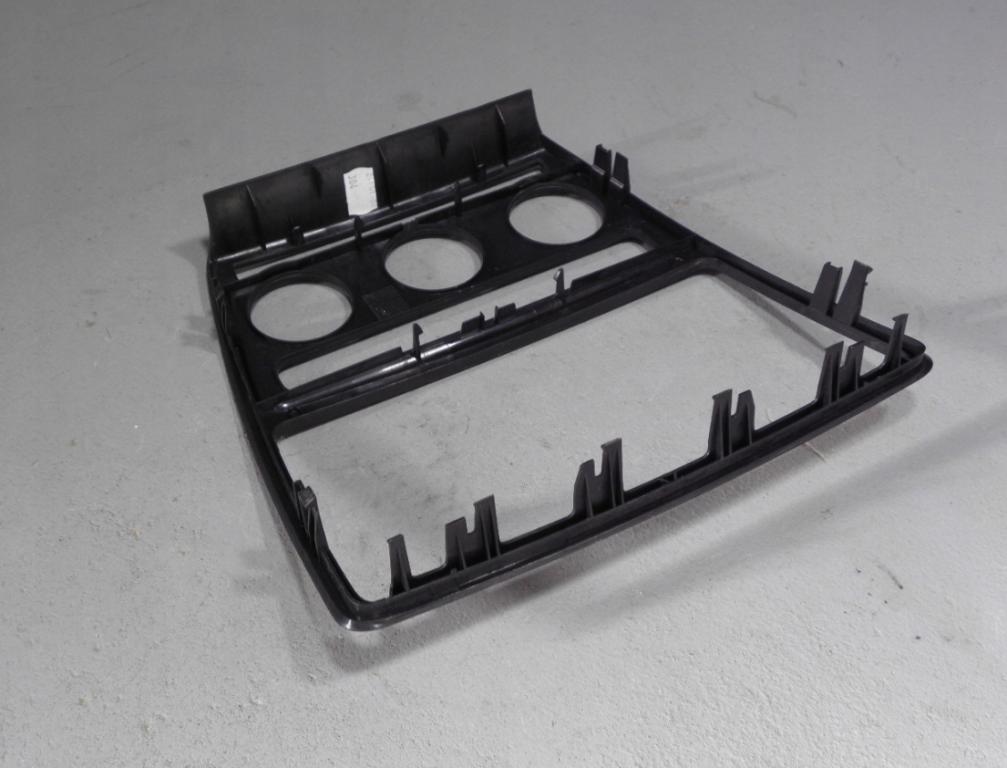 Skoda Octavia II 2004-2013 1.9 TDI 105 HP manual 77 kW 1896 cm3 5- Rám: rádio: 1Z0858069A