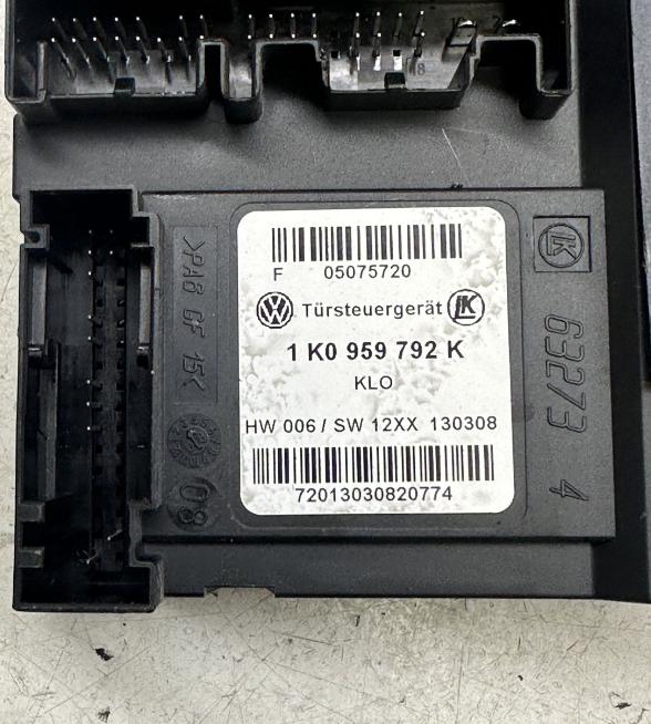 Škoda Octavia Mk2 (1Z) Motorček na ovládanie okien predných dverí 1T0959702E 1K0959792K